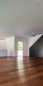 PROPRIETÀ IN AFFITTO ESCLUSIVA CON GIARDINO E PISCINA | EXKLUSIVES MIE - Foto 3