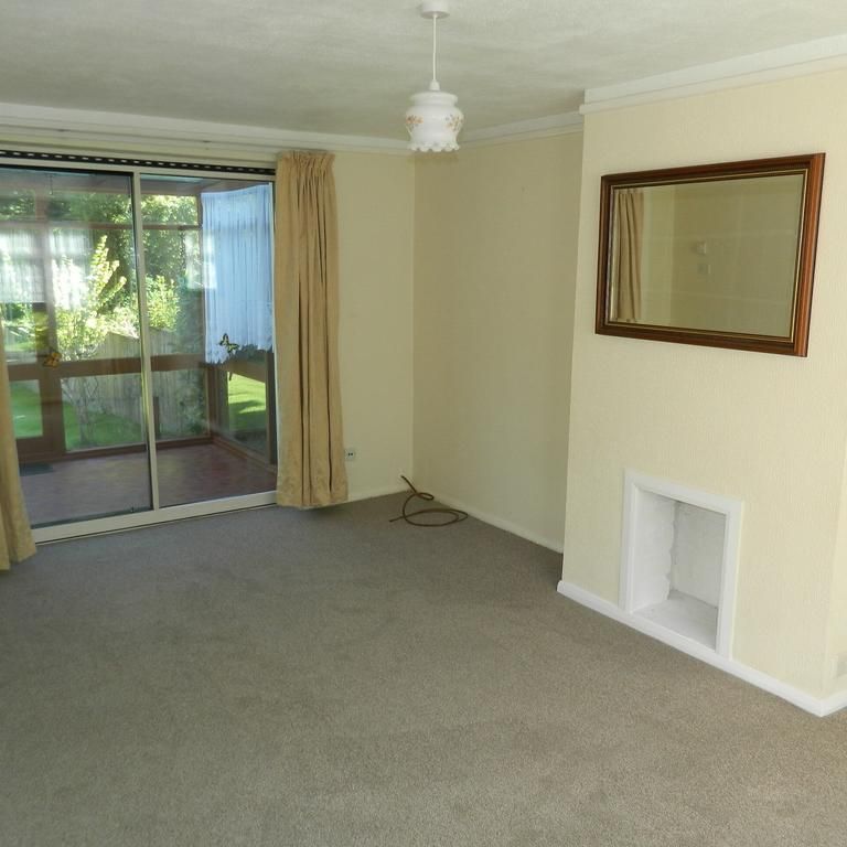 3 bedroom semi-detached house to rent - Photo 1