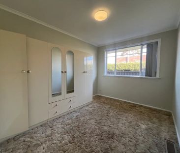 “Charming 3-Bedroom Home In Reservoir” - Photo 4