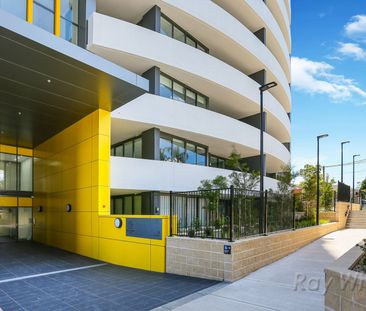 SPECTACULAR PENTHOUSE LIVING IN THE HEART OF CASTLE HILL - Photo 6