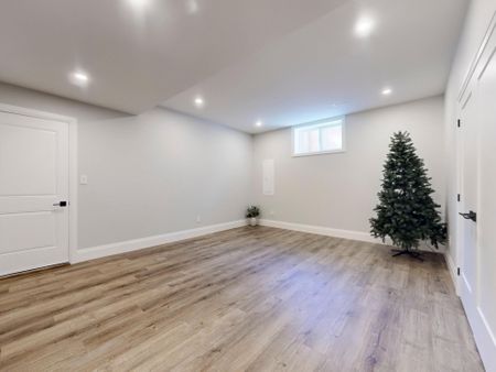 For Lease - 116 Pinegrove Avenue, Toronto, Ontario - Photo 5