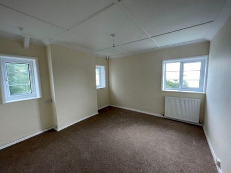 Langland Bay Rd, Swansea, SA3 - Photo 2