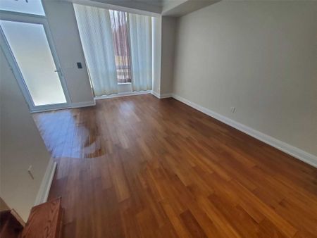 For Lease - 18 Graydon Hall Drive Unit# TH18C, Toronto, Ontario - Photo 2