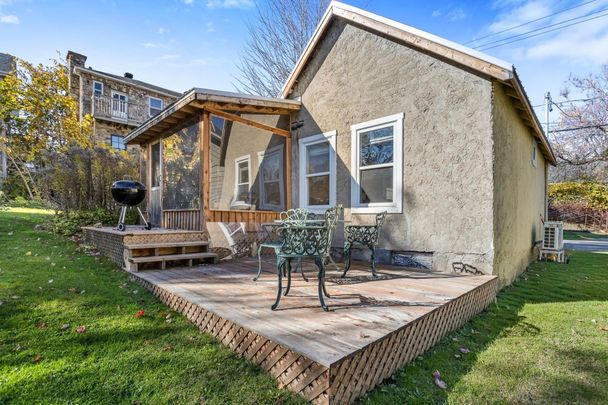 57 Rue Lower Maple - Photo 1