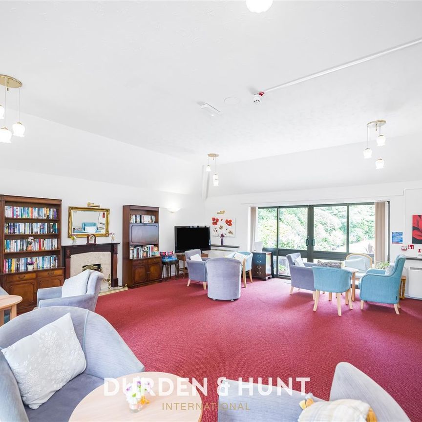 High Road, South Woodford - Photo 1