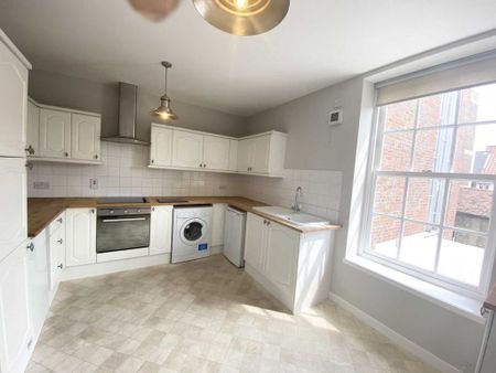 2 bedroom flat to rent - Photo 2