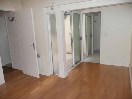 Location appartement t3 65 m² à Villefranche-de-Rouergue (12200) - Photo 2