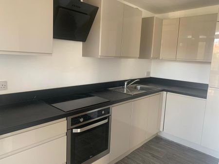2 bedroom apartment to rent - Photo 4