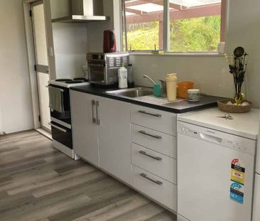 Sunny 3 bedroom property close to Nelson City - Photo 1