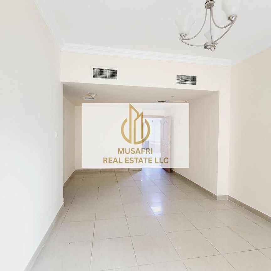 NO COMMISSION//NEAR SAHARA CENTRE+WARDROBES HAVE - Photo 1