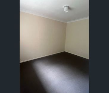 Spacious North Tamworth Unit - Photo 2