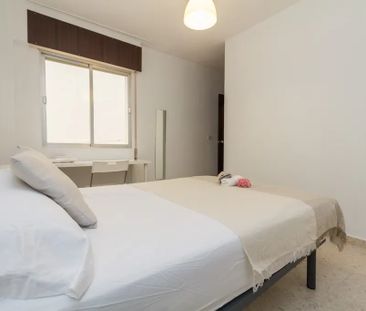 Alameda de Capuchinos, Málaga, Andalusia 29014 - Photo 4