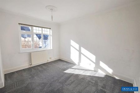 4 bedroom semi-detached bungalow to rent - Photo 4