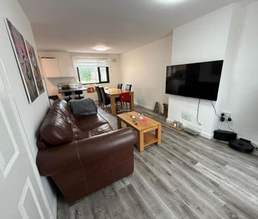 2 bedroom semi-detached house to rent - Photo 4