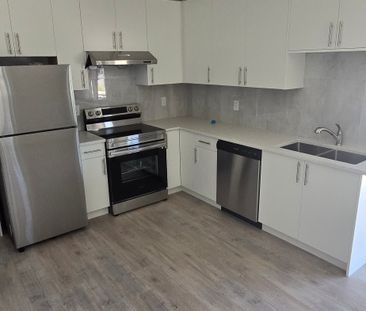 #Lower B 5283 Highview Drive - Photo 5