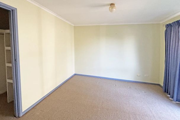 Conveniently Located - Photo 1