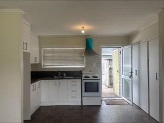 Tidy 2 bedroom unit - Photo 1