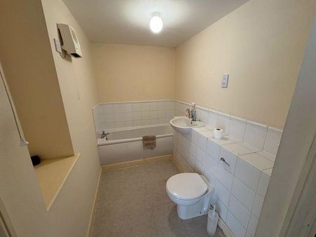 2 bedroom apartment to rent - Photo 5