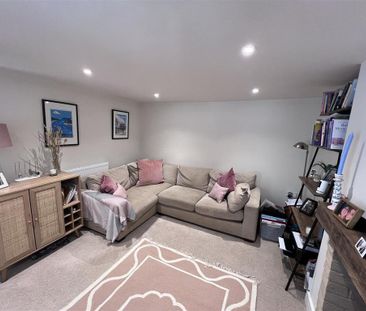 2 bedroom semi-detached house to rent - Photo 3