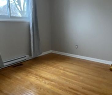 For Lease - 46 Wellesley Crescent Unit# Main, London East, Ontario - Photo 4