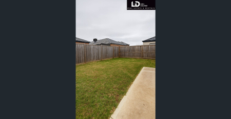 Exceptional Family Home in Prime Charlemont Location - Photo 2