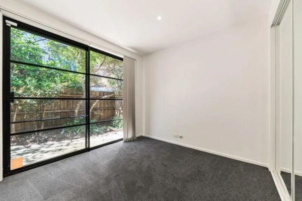 31 Tiuna Grove, Elwood. - Photo 1