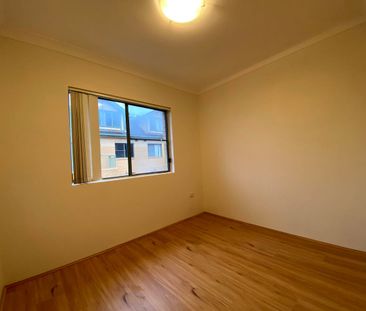 Renovated 3 bedrooms, double storeys apartment - Photo 5