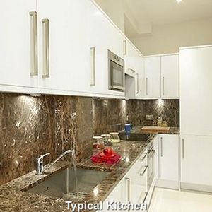 Two Bedroom Nottingham Place Marylebone W1 - Photo 2