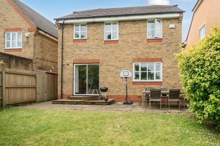 4 bedroom detached house to rent - Photo 5