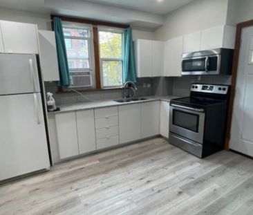 209 Dunlop St W, Unit B Barrie | $1400 per month | Plus Hydro - Photo 6