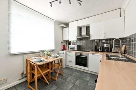 1 Bed Flat, Porchester Square, W2 - Photo 4