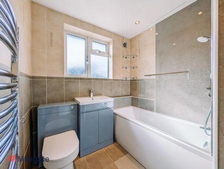 2 bedroom flat to rent - Photo 4