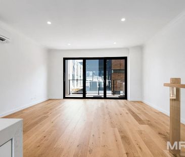 Terrific Location Designer Townhouse!! - Photo 3