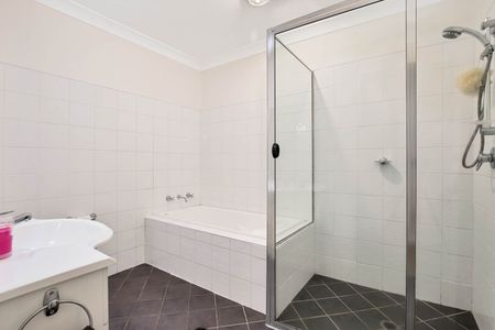 Unit 3/21-23 Cook St, Baulkham Hills NSW 2153 - Townhouse For Rent | Domain - Photo 4