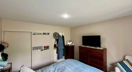 2 Bedroom Flat - Photo 2
