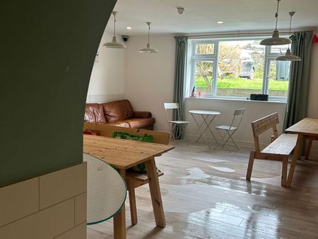 Kimberley Park Road Room 2 - Photo 2