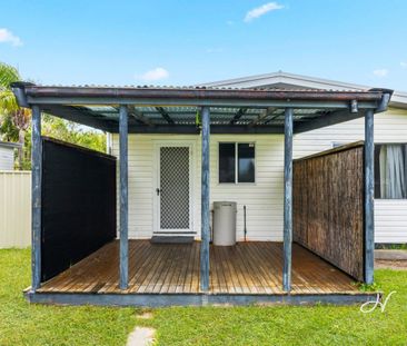 COASTAL CONVENIENCE WITH COMFORTABLE LIVING - Photo 2