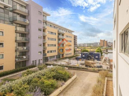 Ebb Court, 1 Albert Basin Way, London, E16 - Photo 2