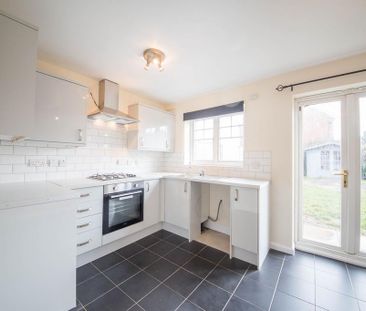 2 bedroom semi-detached house to rent - Photo 5