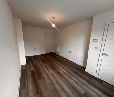 Grant Close, Spalding, Donington - Photo 1