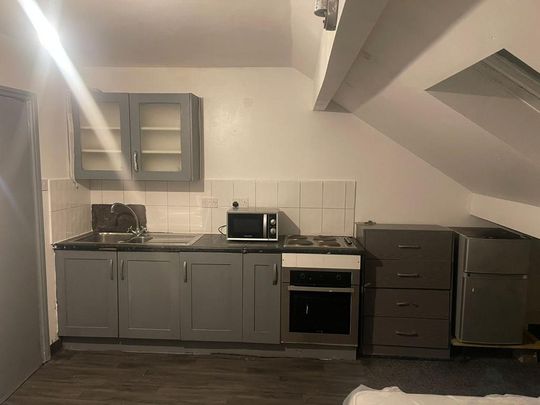 Studio to rent - Photo 1