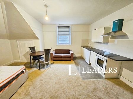 studio to rent The Drive, Hove, East Sussex, BN3 - Photo 4