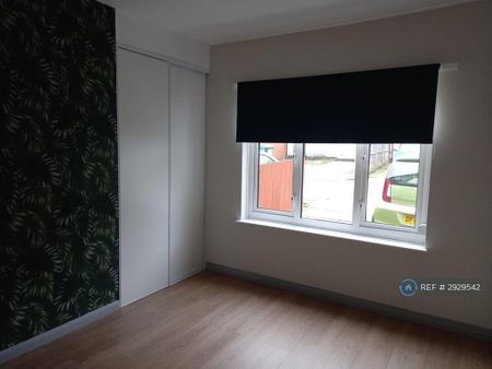 3 bedroom terraced house to rent - Photo 4