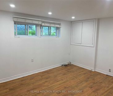 For Lease - 868 Magnolia Avenue, Newmarket, Ontario - Photo 1