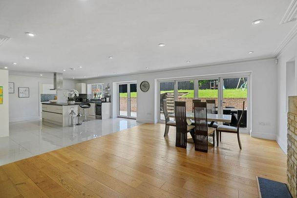 4 bedroom detached house to rent - Photo 1