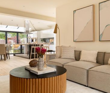 4 bedroom end of terrace house to rent - Photo 1