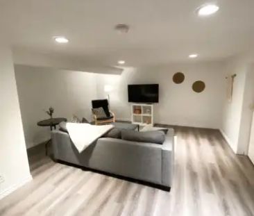 Cozy 1 bedroom legal suite, inner city! | 3519 2 Avenue Southwest, ... - Photo 1