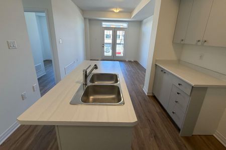 For Lease - 29 Pogie Drive, Welland, Ontario - Photo 2