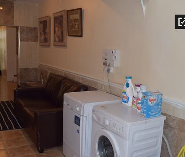 Cute studio flat to rent in Rathgar, Dublin - Photo 2