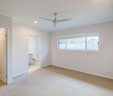 Brand New Luxury Family Home! - Photo 3